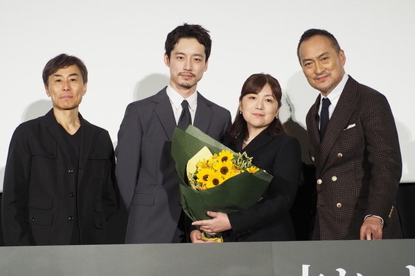 観客からのラブコール「心、ふるえました！」に坂口健太郎＆渡辺謙が思わず笑顔