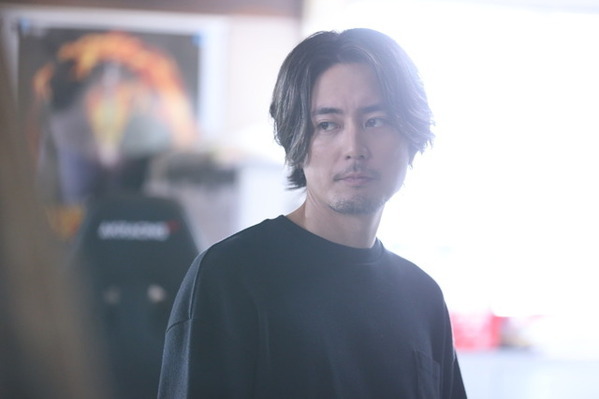 「一番左上、誰だ…」「新キャスト？」7人目の存在“博士”で注目集める、1枚の公式ポスター「良いこと悪いこと」5話考察