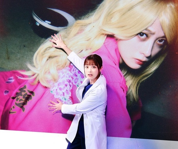 橋本環奈が元ヤンの脳神経外科医に　実話を基にした「ヤンドク！」初月9主演