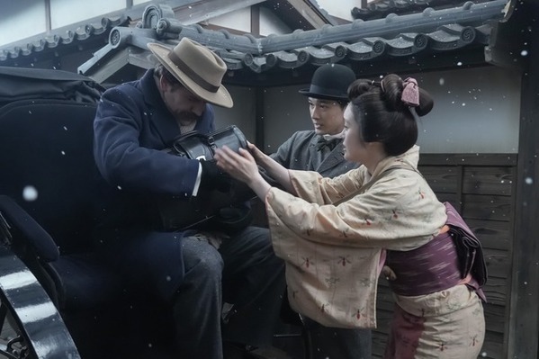 「ばけばけ」第47回あらすじ・場面写真　慌てた様子の錦織がヘブンを抱えて現れる…12月2日放送