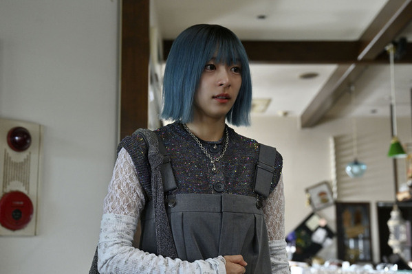 「身削りすぎ」「こんな見せ場が」鳴海唯“室田”の大胆行動に視聴者の反応は…「シナントロープ」10話