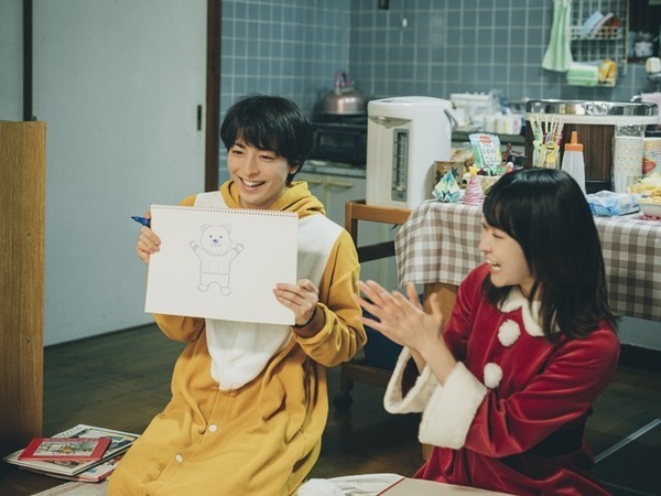 高杉真宙“トナカイ”＆伊藤万理華“サンタ”が絵本の読み聞かせ『架空の犬と嘘をつく猫』本編映像