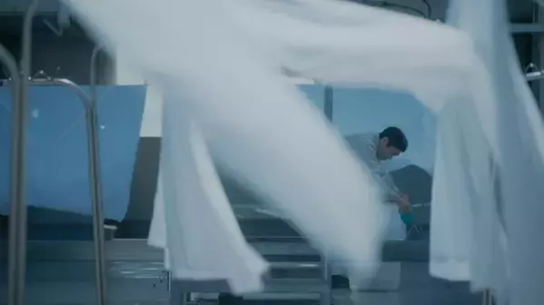 “男”の正体が掴めない…『災 劇場版』謎が深まる場面写真解禁