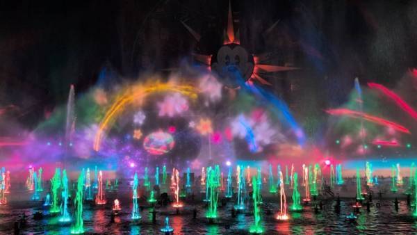 【海外ディズニー】人気の“ビバ・ナビダ！”も！ディズニー・カリフォルニア・アドベンチャー・パークのホリデー