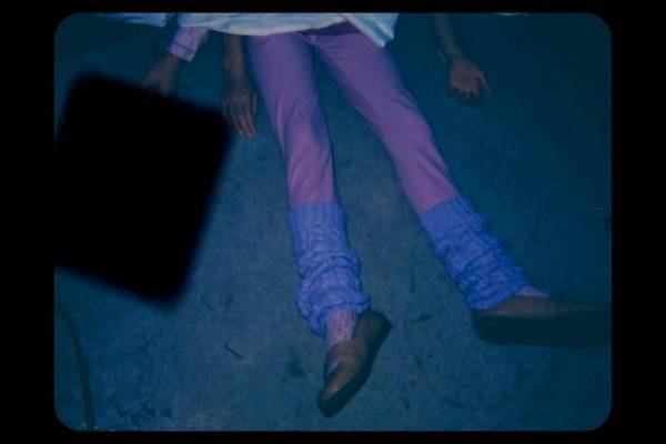 謎の暗号文に隠された真実とは…『ロングレッグス』場面写真