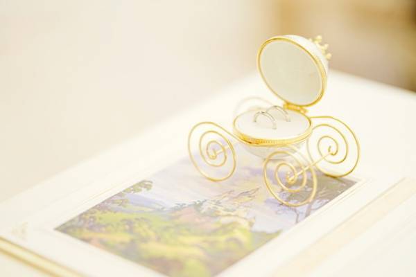 【ディズニー】1日で挙式と披露宴を体感できる！新作ドレスも見られる「ブライダル・ドリーム・プレビュー」開催