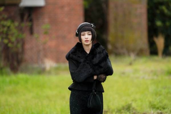 広瀬すず、着物から洋装まで華麗に着こなす『ゆきてかへらぬ』場面写真