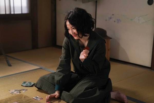 広瀬すず、着物から洋装まで華麗に着こなす『ゆきてかへらぬ』場面写真