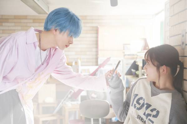 “推し”との距離が近すぎる！宮世琉弥主演『顔だけじゃ好きになりません』場面写真