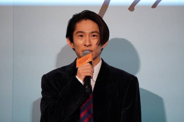 菅田将暉、新年初笑いは「体調不良」と苦笑い　主演作『サンセット・サンライズ』初日舞台挨拶