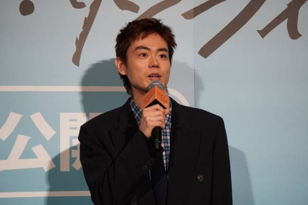 菅田将暉、新年初笑いは「体調不良」と苦笑い　主演作『サンセット・サンライズ』初日舞台挨拶