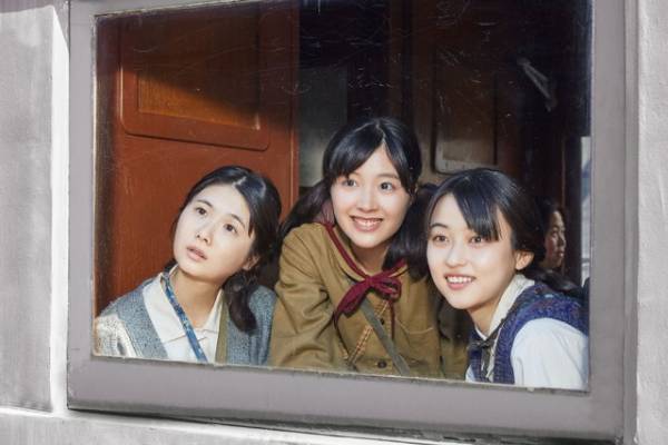 菊池日菜子＆小野花梨＆川床明日香が看護学生に『長崎―閃光の影で―』公開決定