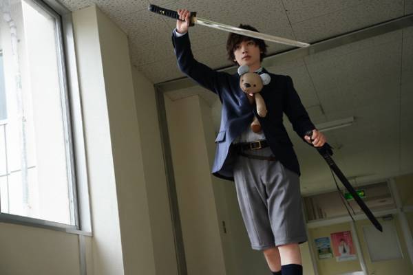 宮世琉弥、祝誕生日！ 2025年は主演作『顔だけじゃ好きになりません』が公開