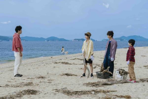 麻生久美子＆高良健吾＆唐田えりか＆剛力彩芽ら『海辺へ行く道』に出演　場面写真到着