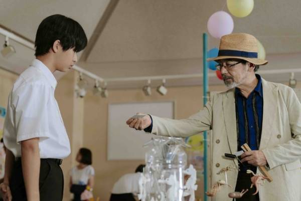 麻生久美子＆高良健吾＆唐田えりか＆剛力彩芽ら『海辺へ行く道』に出演　場面写真到着