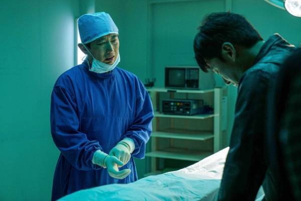 殺人鬼と刑事の鬼気迫る表情捉える『デビルズ・ゲーム』場面写真