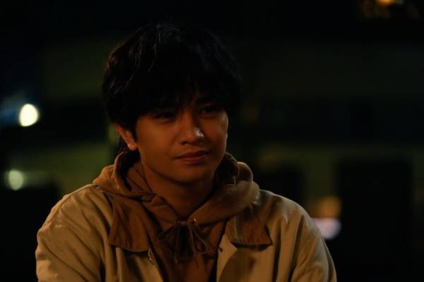 miletが路上で弾き語り『知らないカノジョ』本編映像