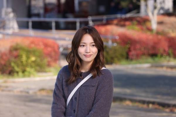 川口春奈“瀬奈”×田中圭“宇井”に「謎すぎる」「何があったの」の声…「アンサンブル」第3話