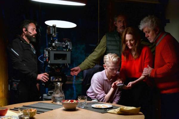 「言葉にならない美しさ」『ザ・ルーム・ネクスト・ドア』ミニシアターで初登場1位