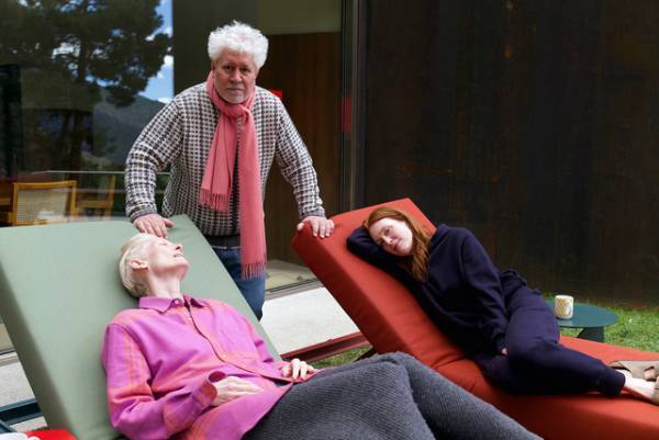 「言葉にならない美しさ」『ザ・ルーム・ネクスト・ドア』ミニシアターで初登場1位