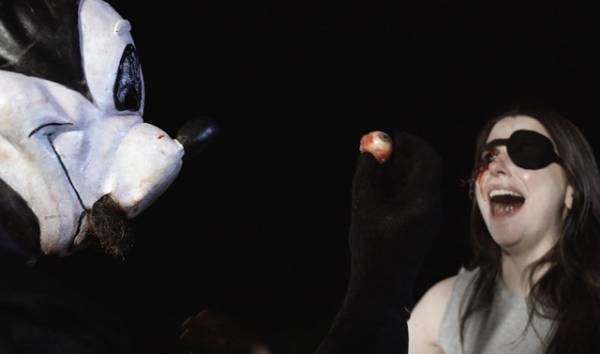 ミッキーの顔に血しぶきが…『マッド・マウス』本予告＆場面写真