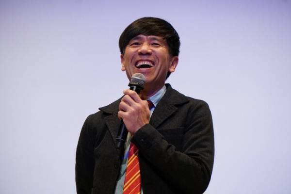 照屋年之監督＆松田るか、万雷の拍手に感激　沖縄で大ヒット中『かなさんどー』が東京でお披露目