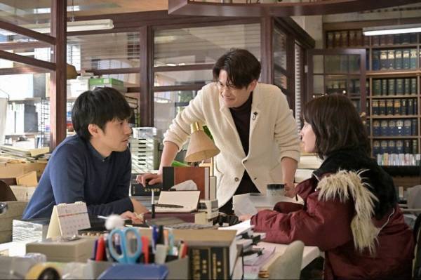 「カラビナのリュックの人は誰？」「声聞き覚えあるような」謎の男性に視聴者ざわつく…「クジャクのダンス、誰が見た？」第3話