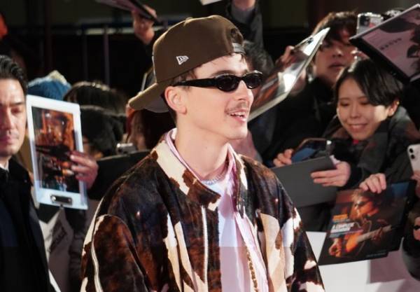 ティモシー・シャラメが2回目の来日、主演作『名もなき者/A COMPLETE UNKNOWN』は「全身全霊でつくった作品」