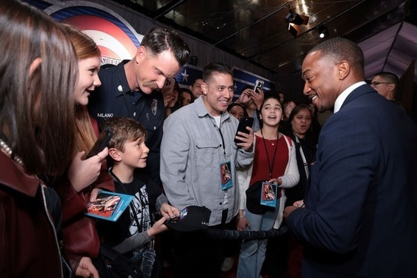 アンソニー・マッキー、ハリソン・フォードとの共演に「本当にアメリカン・ドリーム」