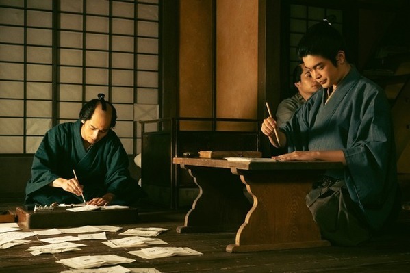 「笑顔なのに目は笑ってない」風間俊介“鶴屋”に恐怖の声続出…「べらぼう」7話