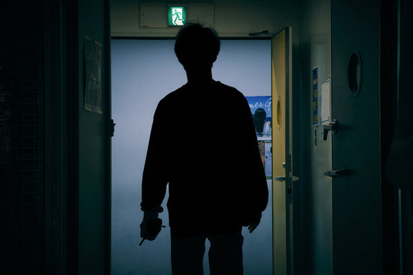 阿部寛、驚愕！リアルタイム＆生声の演技合戦は錦戸亮発案『ショウタイムセブン』インタビュー映像