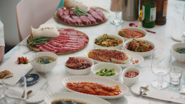 フローレンス・ピュー＆オークワフィナらがゲスト「クィア・アイ」アントニの新グルメ番組、TV初放送