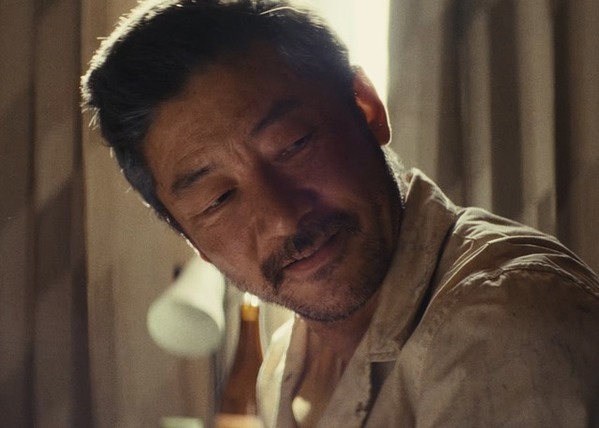 浅野忠信と猫『レイブンズ』本編映像＆名作「サスケ」写真が解禁