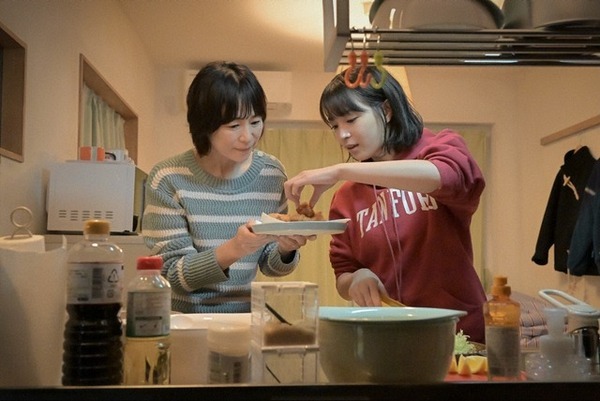 「クジャクのダンス、誰が見た？」5話　京子の“水”と“お守り”に「何か怖い」「お守りは絶対GPS入ってる」などの声相次ぐ