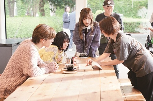 作間龍斗＆山下美月らの仲良し姿がかわいい『山田くんとLv999の恋をする』メイキング写真