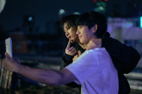 チョン・ヘイン、制服姿からメイキングまで『ベテラン 凶悪犯罪捜査班』新写真