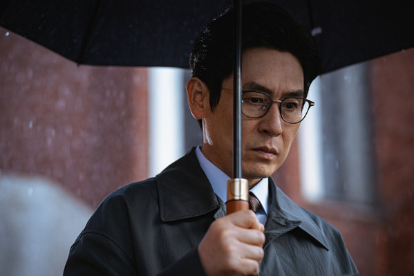 パク・ウンビン×ソル・ギョング「ハイパーナイフ」対照的なオペのキービジュアル＆本予告編