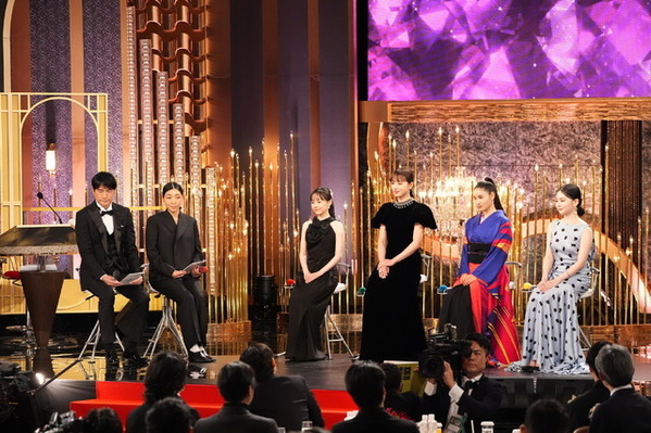 【第48回日本アカデミー賞】吉岡里帆が感激のスピーチ「エネルギーを残していく一人として、少しでも観ていただける方のパワーになりたい」