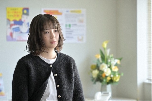 「怪しすぎるだろとは思ってたけど」カラビナのリュックの男の正体に驚きの声…「クジャクのダンス」8話