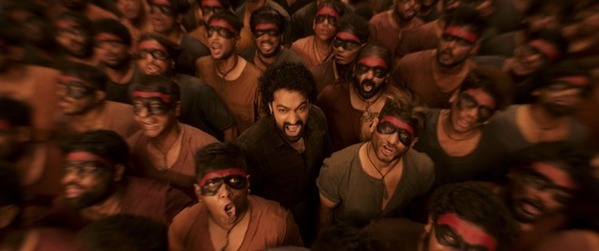 NTR Jr.が“首振りダンス”披露『デーヴァラ』本編映像＆新たなビジュアルも