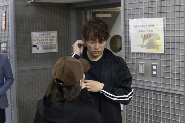 香取慎吾の舞台裏に密着「日本一の最低男」FODオリジナル作品配信