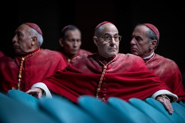 レイフ・ファインズから伊映画界のスターまで『教皇選挙』の国際色豊かなキャスト陣