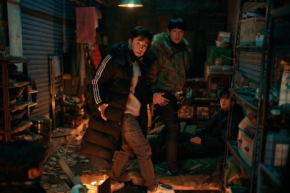 ファン・ジョンミン「チョン・ヘインの参加で新しいものも生まれた」『ベテラン 凶悪犯罪捜査班』コメンタリー映像