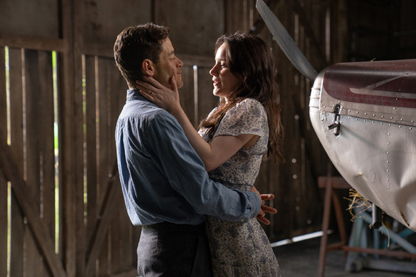 ラミ・マレック「人は誰しも英雄」主人公の魅力を語る『アマチュア』特別映像