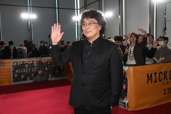 ポン・ジュノ監督が5年ぶり来日、山崎貴監督に「これからも怪獣映画をたくさん作って」