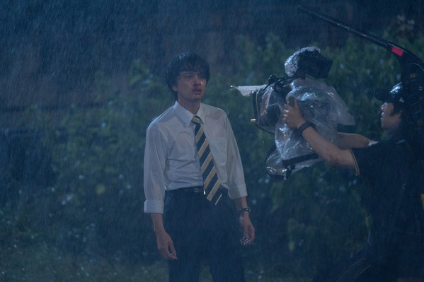 北村匠海＆河合優実＆窪田正孝ら笑顔で大集合！『悪い夏』メイキング写真公開