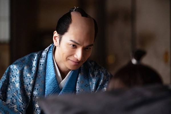 「本編との温度差」「笑顔が眩しい」…「べらぼう」生田斗真＆渡辺謙の2ショット公開に反響