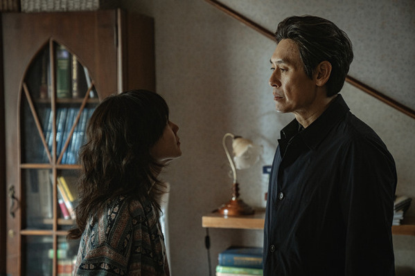 「ハイパーナイフ 闇の天才外科医」世界で大ヒット　遼河はるひの特別出演も話題