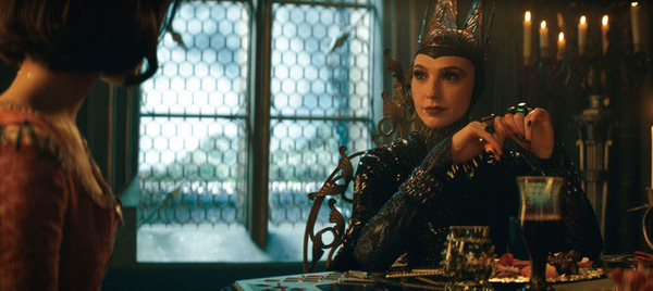 ミュージカルシーンの裏側に迫る『白雪姫』特別映像