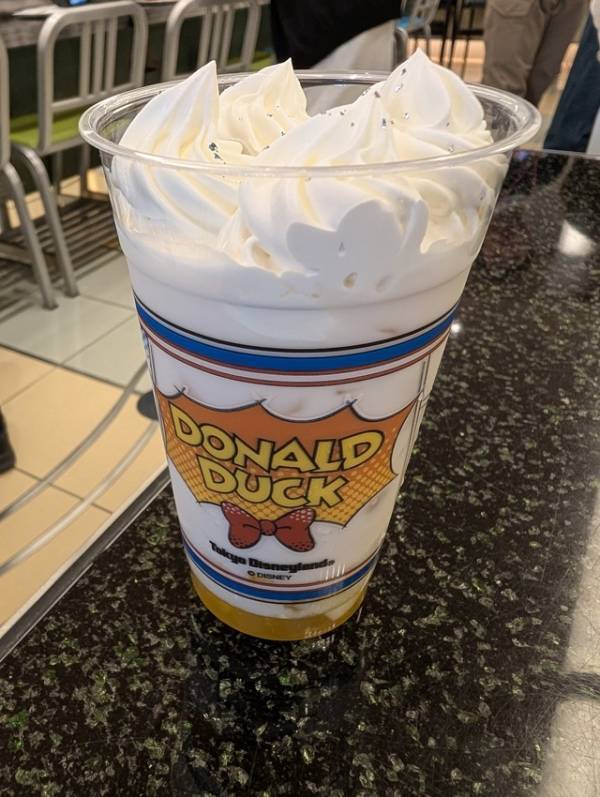 【ディズニー】アンバサダーホテルにドナルドのスペシャルメニューが登場！マンゴーとタピオカのサンドウィッチを食べてみた